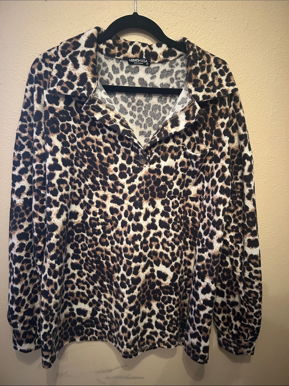 Hemish USA Women's Leopard Print Pullover Top - Brown/Black